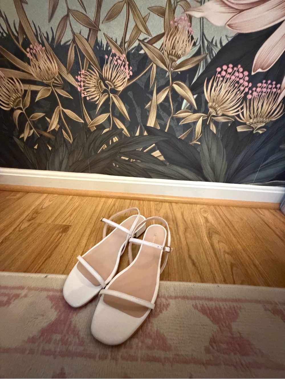 Brand New Tuckernuck Evelyn Leather Heeled Sandals - Women